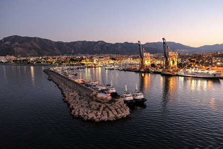 La "Panormos" al centro del Mediterraneo