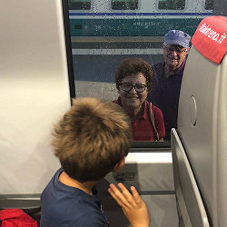 Quei saluti che pesano più delle valigie.....